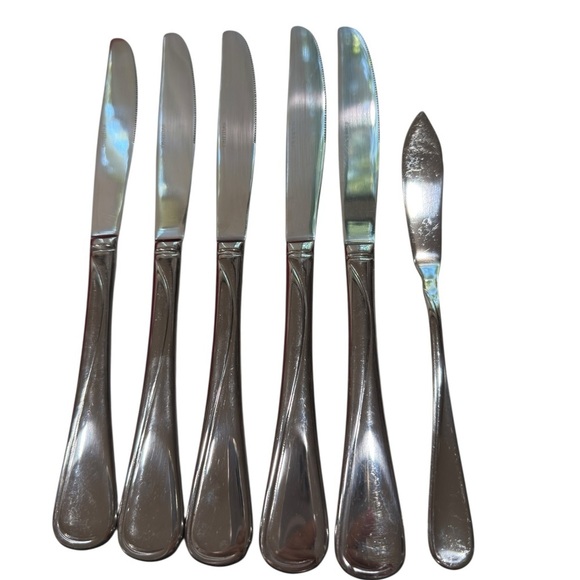 Oneida Flight Reliance 5 Stainless Serrated Dinner Knives and one Butter Knife - Picture 1 of 5